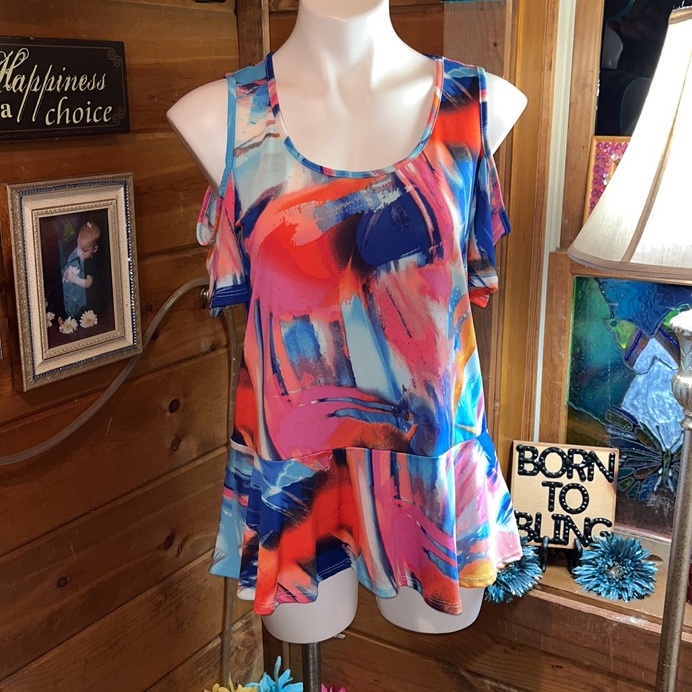 🆕 $45 Rise & Bloom Cold shoulder colorful top NWT